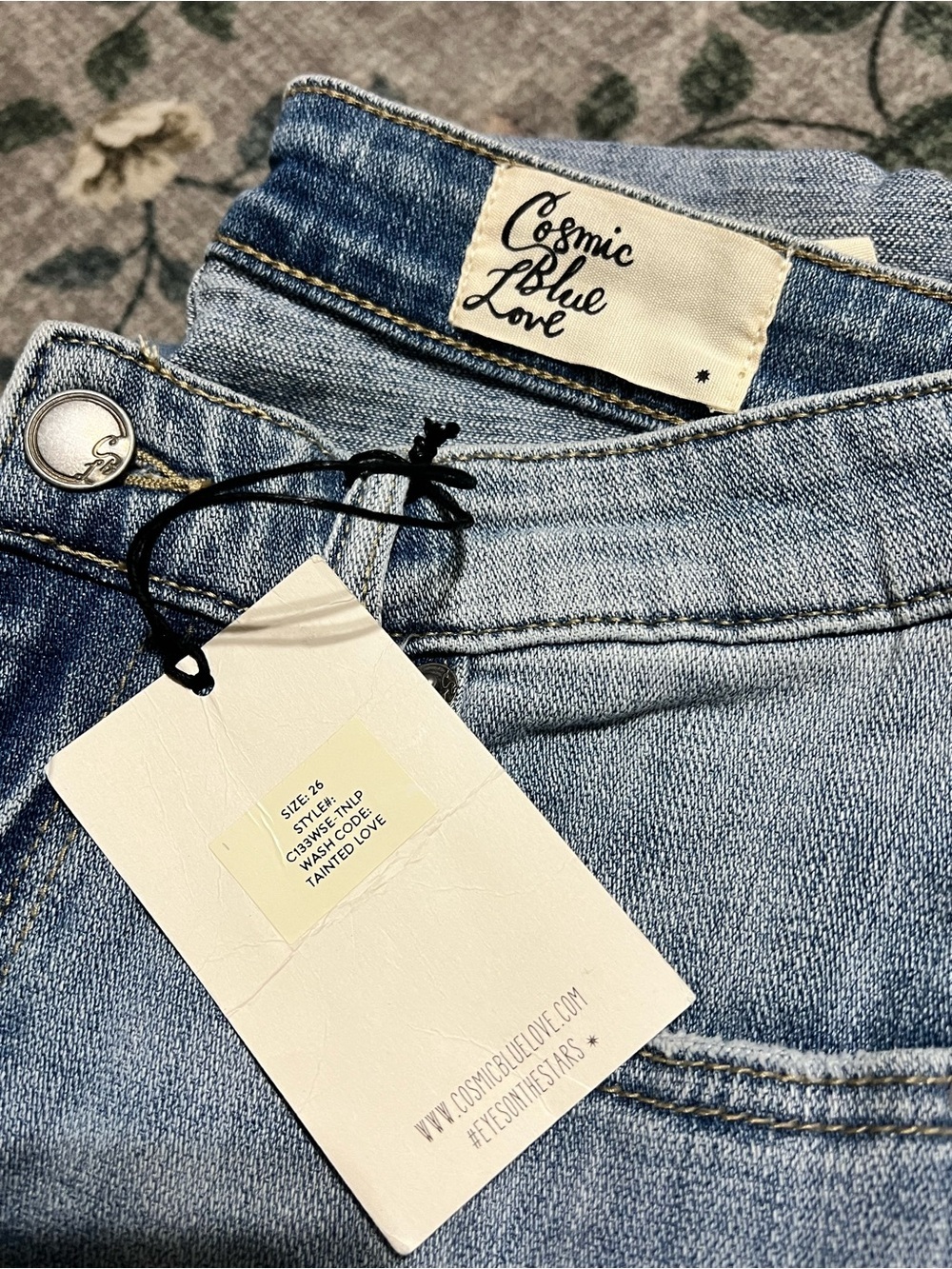 NWT Women’s Stitch Fix cosmic blue love boyfriend lught washed jeans -size 26 - Picture 13 of 13